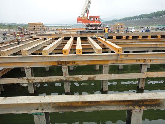 液压式振动锤和静压式振动锤有什么区别